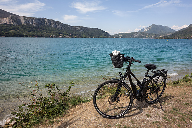 photo montagne alpes haute savoie annecy lac velo