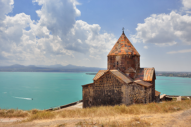 photo voyage asie centrale europe caucase armenie monastere Sevanavank lac Sevan