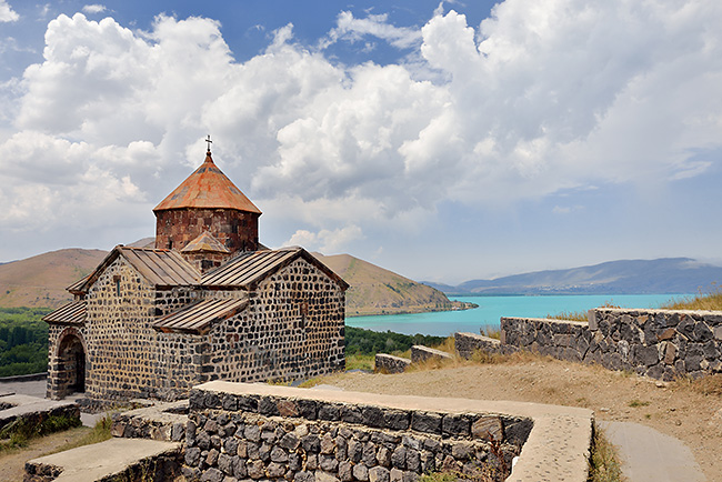photo voyage asie centrale europe caucase armenie monastere Sevanavank lac Sevan
