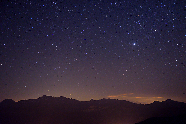 photo montagne alpes beaufortain astrophotographie comete neowise