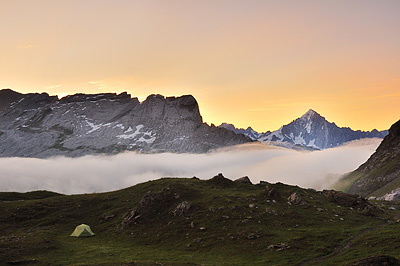 photo montagne alpes fiz haut giffre desert plate bivouac