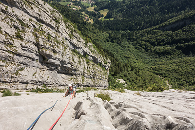 photo montagne alpes escalade grande voie aravis tournette bouton a nos belles annees