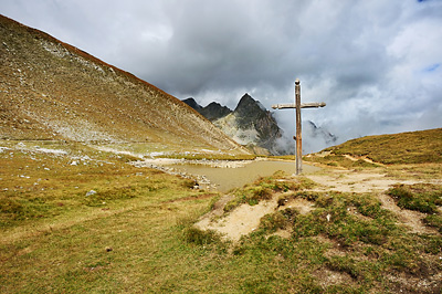 photo montagne alpes randonnée GR5 cerces col vallee etroite