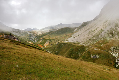 photo montagne alpes randonnée GR5 cerces col vallee etroite