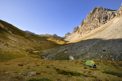 photo montagne alpes randonnée GR5 cerces vallon chapelle saint michel bivouac