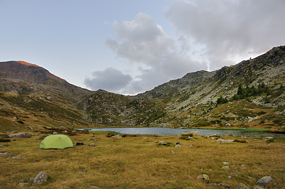 photo montagne alpes randonnée GR5 cerces lac cristol bivouac tente