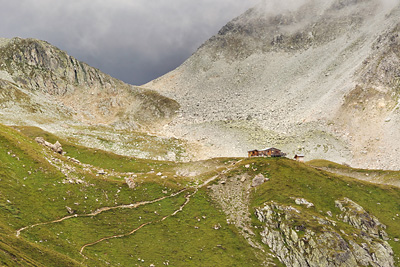 photo montagne alpes randonnée GR5 beaufortain refuge presset