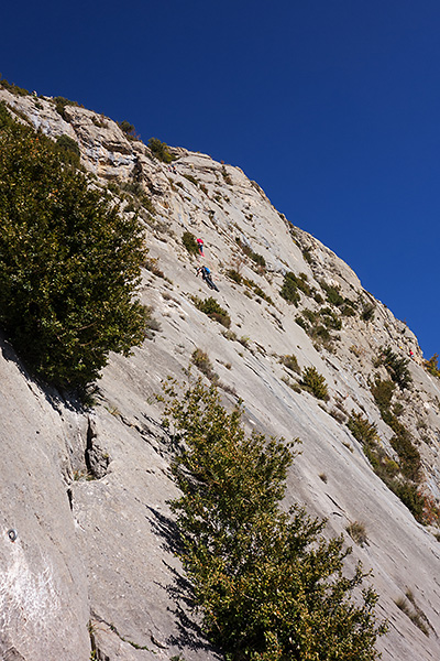 photo montagne alpes escalade grande voie orpierre hautes-alpes diois baronnies massacre debroussailleuse