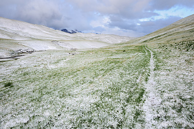 photo montagne alpes ecrins grandes rousses arves randonnée plateau emparis neige