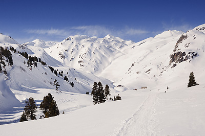 photo montagne alpes cerces thabor randonnée raquettes hiver neige nevache claree vallee