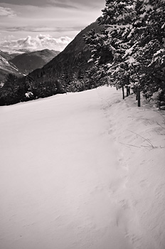 photo montagne alpes saint agnan en vercors neige traces noir et blanc