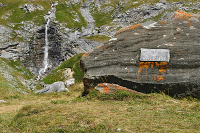 photo montagne alpes randonnée tour des glaciers vanoise TGV parc national de la vanoise cascade