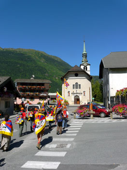 photo montagne alpes randonnée tour du mont blanc tmb kora église les houches