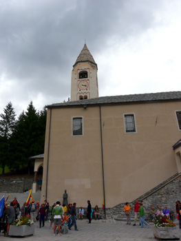 photo montagne alpes randonnée tour du mont blanc tmb kora courmayeur église