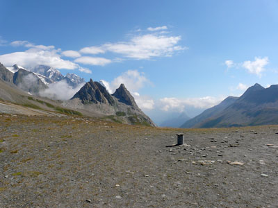 photo montagne alpes randonnée tour du mont blanc tmb kora col de la seigne frontière italie