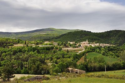 photo montagne alpes randonnée tour baronnies village saint auban sur l'ouveze