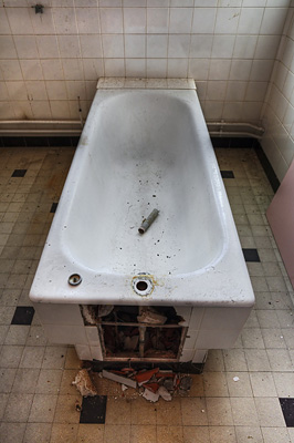 photo urbex sanatorium hôpital hôpitaux baignoire