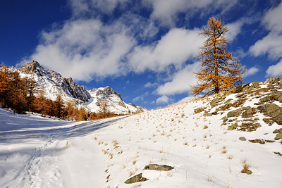 photo montagne alpes cerces thabor randonnée raquettes vallon refuge col chardonnet meleze automne neige