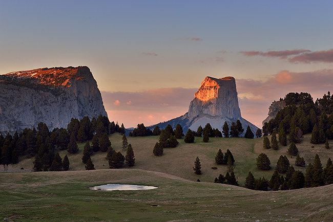 photo montagne alpes randonnee rando vercors plateaux refuge cabane chaumailloux mont aiguille