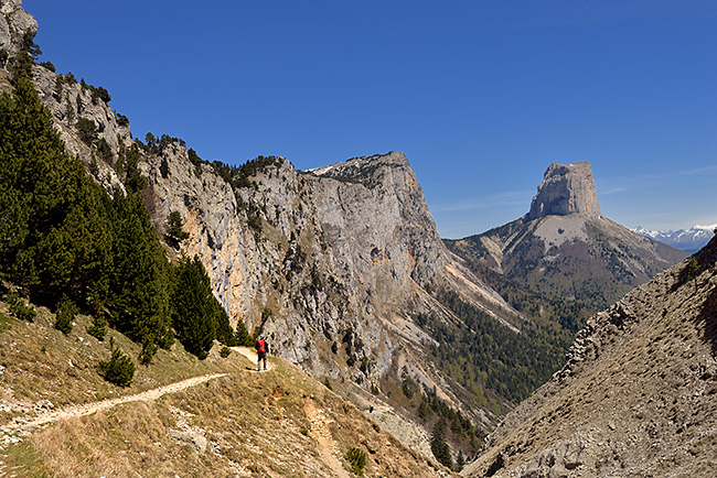 photo montagne alpes randonnee rando vercors plateaux refuge cabane chaumailloux mont aiguille