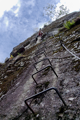 photo montagne via ferrata aveyron aubrac bois baltuergues