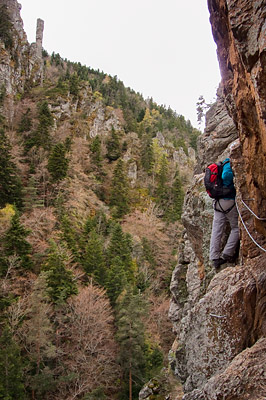 photo montagne via ferrata haute-loire auvergne rochers miramande