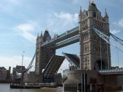 Tower Bridge relevé