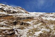 Les maisons de l'Ecot se confondent avec la montagne