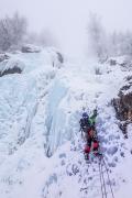 Sixième longueur, des ressauts alternant neige et glace