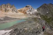 Descente sur une jolie moraine