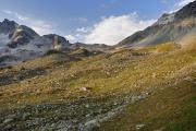 Au fond, le col de Chavière