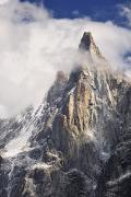 La belle aiguille des Drus flirte avec le ciel