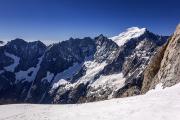 Belle descente face au Dôme et à la barre des Ecrins