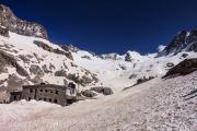 Refuge et glacier de la Pilatte