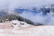 Chalets du col du Pré et lac de Roselend