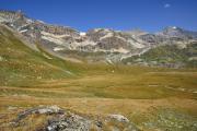 Une belle vue sur la chaîne du Mont Pelve