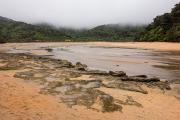 Un des nombreuses baies à marée basse