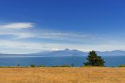 Massif du Tongariro depuis les rives du lac Taupo