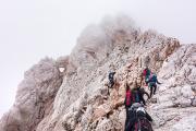 Une arche dans la falaise