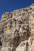 Randonneurs-grimpeurs dans la falaise du Monte Paterno