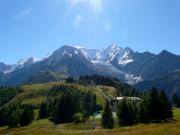 Vue sur le massif du Mont-Blanc au Col de Voza